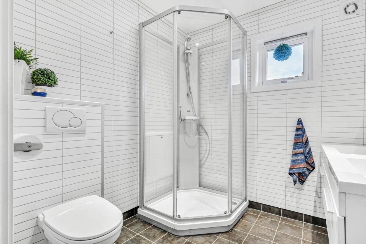 Private Room In Shared Apartment Trondheim Esterno foto